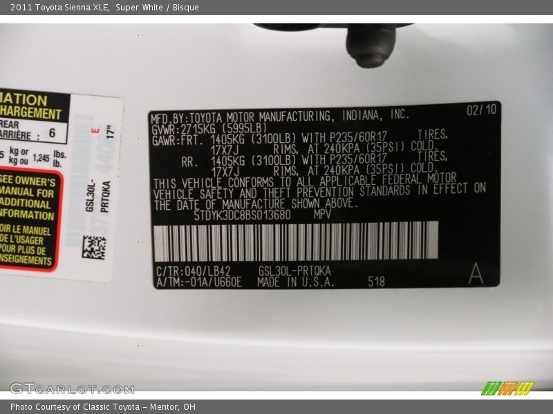 Super White / Bisque 2011 Toyota Sienna XLE