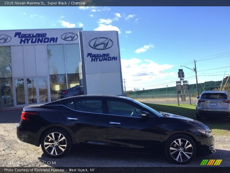 Super Black / Charcoal 2016 Nissan Maxima SL