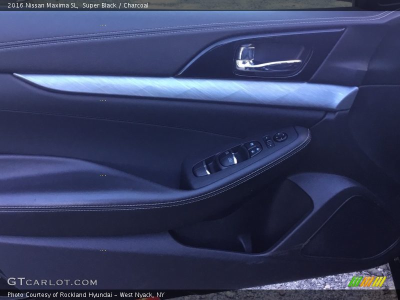 Super Black / Charcoal 2016 Nissan Maxima SL