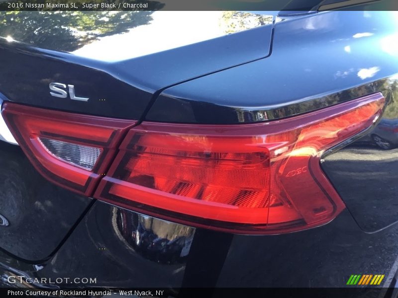 Super Black / Charcoal 2016 Nissan Maxima SL