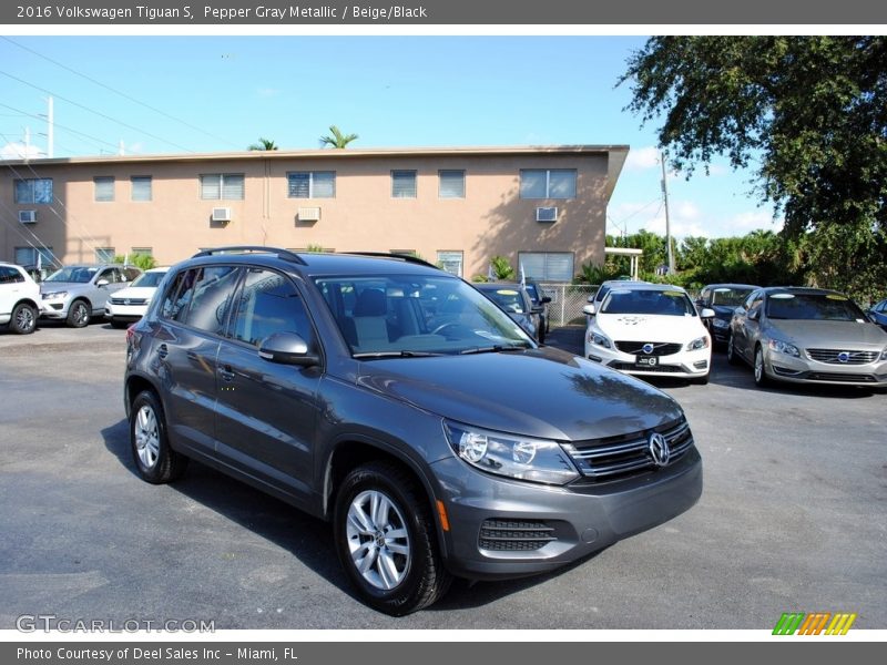 Pepper Gray Metallic / Beige/Black 2016 Volkswagen Tiguan S