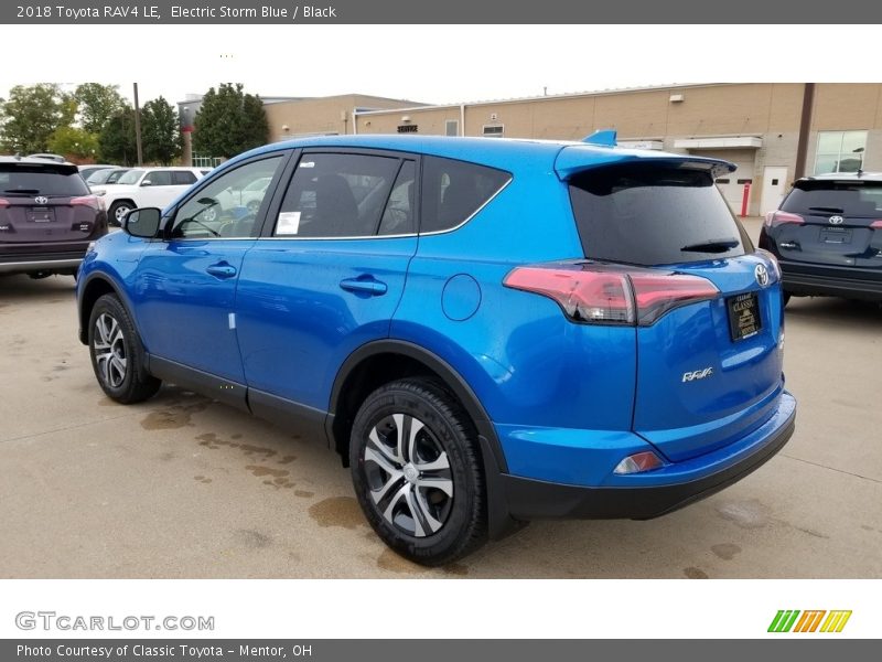 Electric Storm Blue / Black 2018 Toyota RAV4 LE