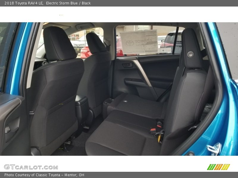 Electric Storm Blue / Black 2018 Toyota RAV4 LE