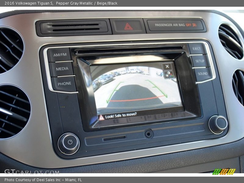 Pepper Gray Metallic / Beige/Black 2016 Volkswagen Tiguan S
