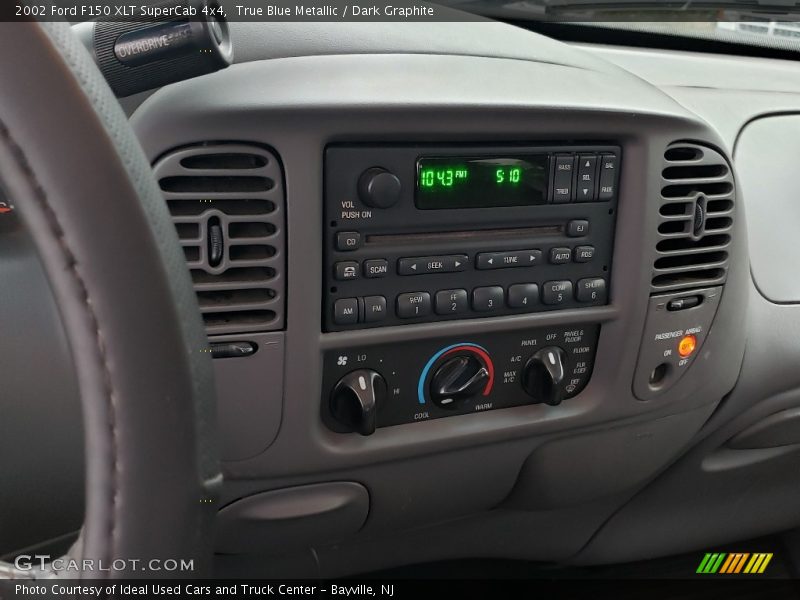 True Blue Metallic / Dark Graphite 2002 Ford F150 XLT SuperCab 4x4
