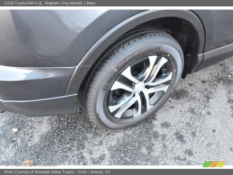 Magnetic Gray Metallic / Black 2018 Toyota RAV4 LE