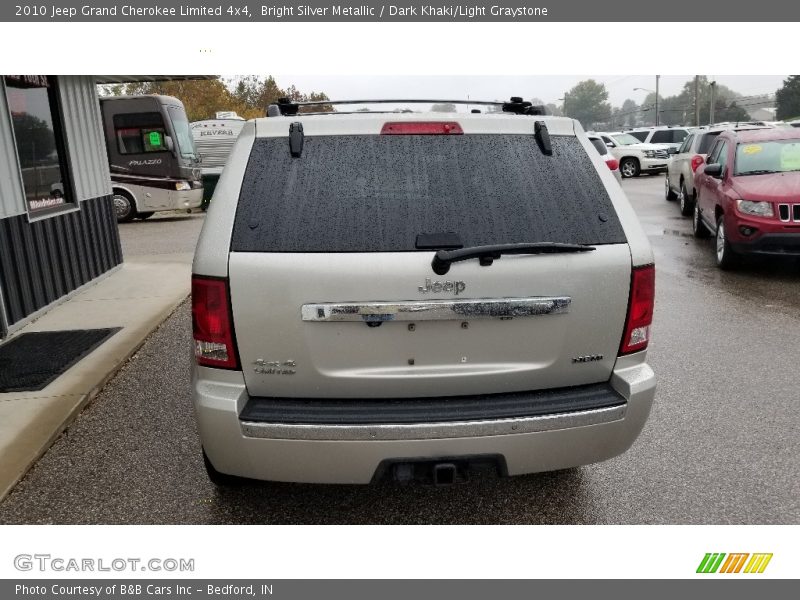 Bright Silver Metallic / Dark Khaki/Light Graystone 2010 Jeep Grand Cherokee Limited 4x4