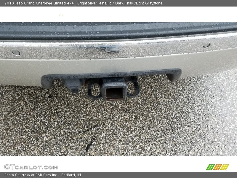 Bright Silver Metallic / Dark Khaki/Light Graystone 2010 Jeep Grand Cherokee Limited 4x4