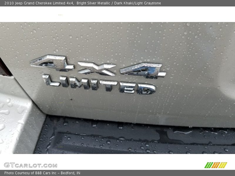 Bright Silver Metallic / Dark Khaki/Light Graystone 2010 Jeep Grand Cherokee Limited 4x4
