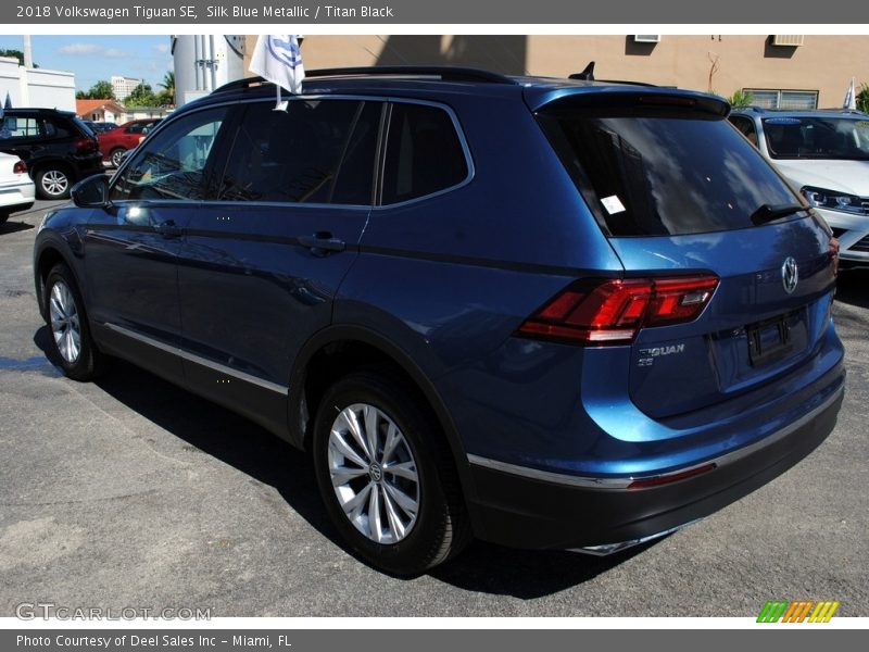 Silk Blue Metallic / Titan Black 2018 Volkswagen Tiguan SE