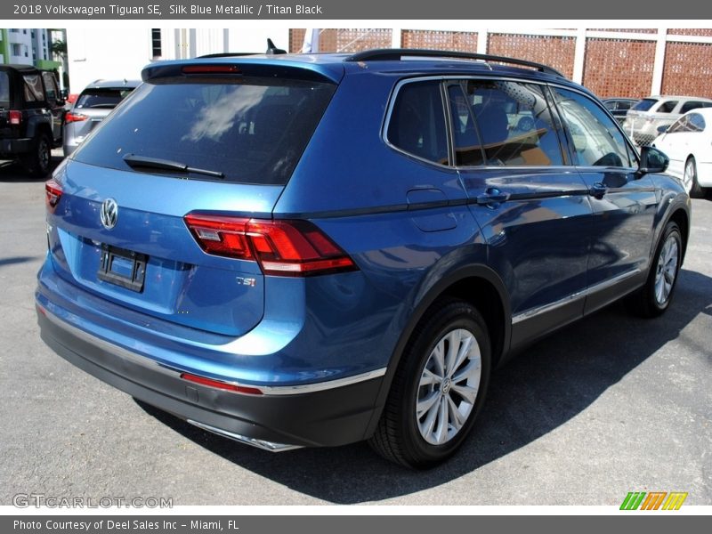 Silk Blue Metallic / Titan Black 2018 Volkswagen Tiguan SE