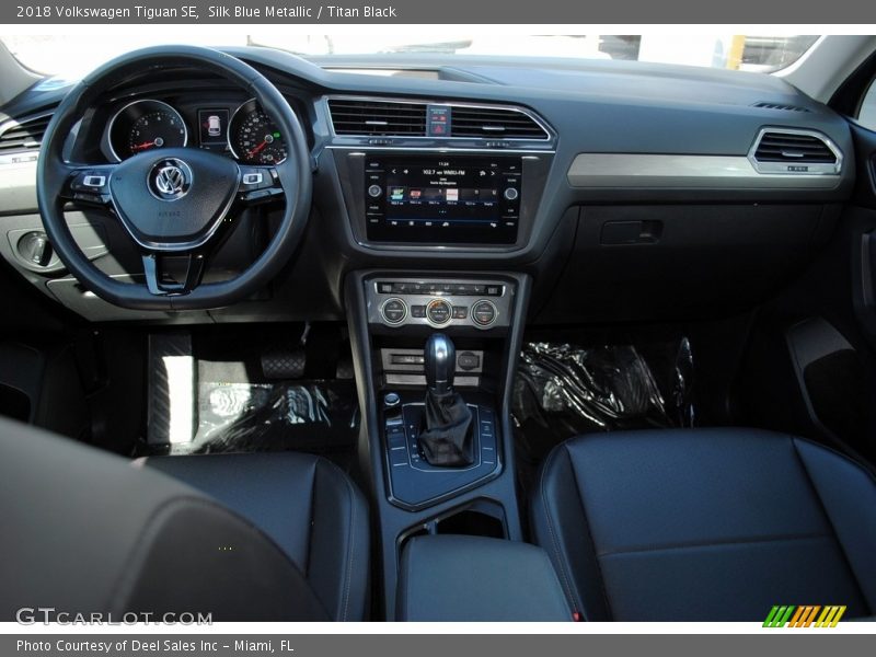 Silk Blue Metallic / Titan Black 2018 Volkswagen Tiguan SE