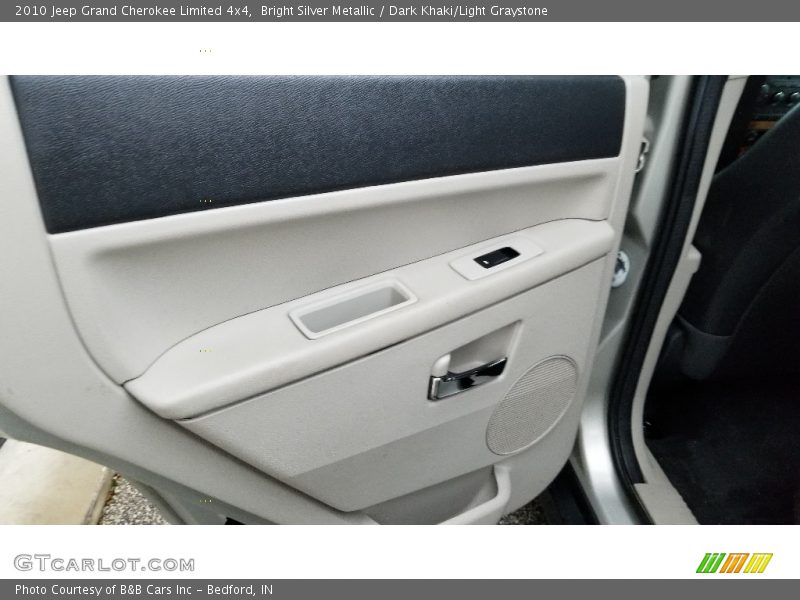 Bright Silver Metallic / Dark Khaki/Light Graystone 2010 Jeep Grand Cherokee Limited 4x4