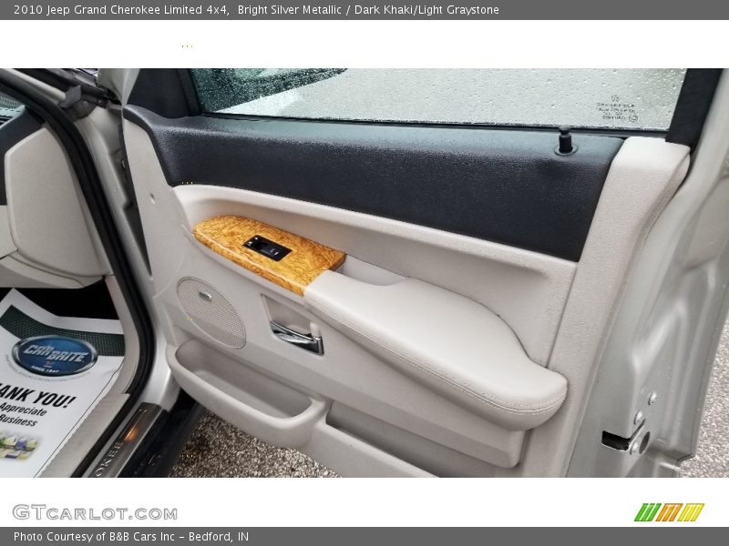 Bright Silver Metallic / Dark Khaki/Light Graystone 2010 Jeep Grand Cherokee Limited 4x4