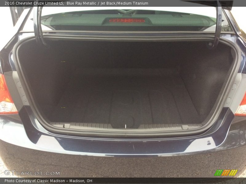 Blue Ray Metallic / Jet Black/Medium Titanium 2016 Chevrolet Cruze Limited LS