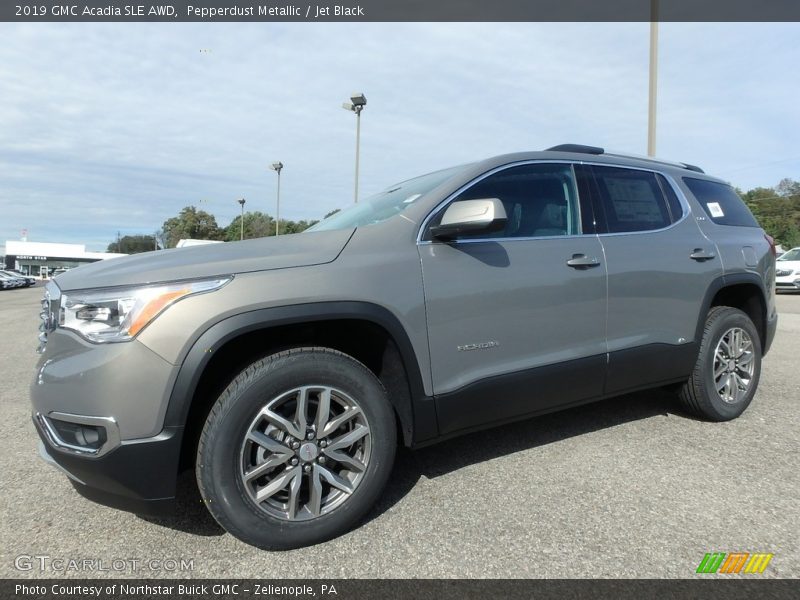 Front 3/4 View of 2019 Acadia SLE AWD