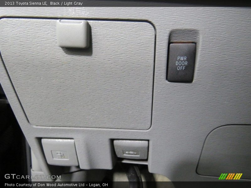 Black / Light Gray 2013 Toyota Sienna LE