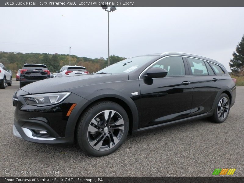 Front 3/4 View of 2019 Regal TourX Preferred AWD