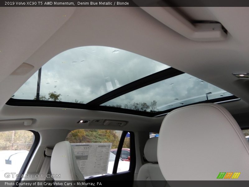 Sunroof of 2019 XC90 T5 AWD Momentum