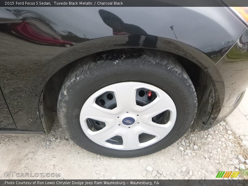 Tuxedo Black Metallic / Charcoal Black 2015 Ford Focus S Sedan