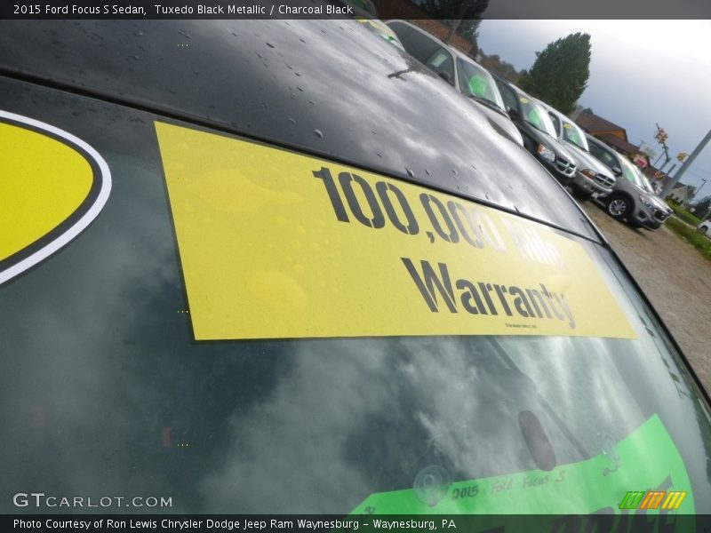Tuxedo Black Metallic / Charcoal Black 2015 Ford Focus S Sedan