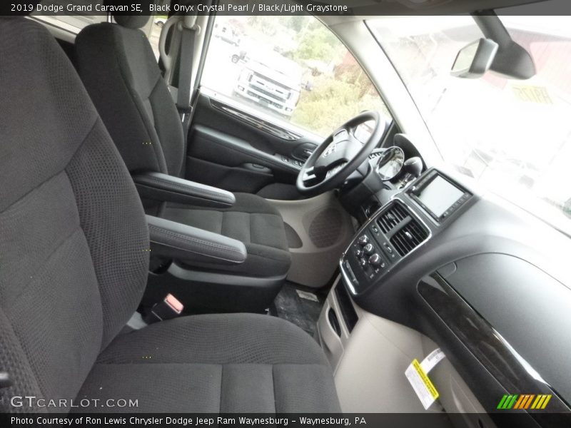 Black Onyx Crystal Pearl / Black/Light Graystone 2019 Dodge Grand Caravan SE