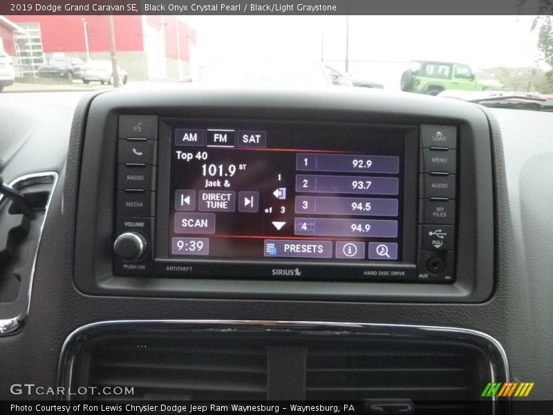 Black Onyx Crystal Pearl / Black/Light Graystone 2019 Dodge Grand Caravan SE