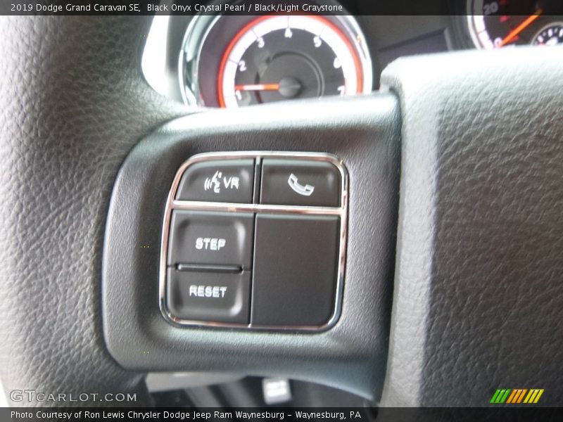 Black Onyx Crystal Pearl / Black/Light Graystone 2019 Dodge Grand Caravan SE