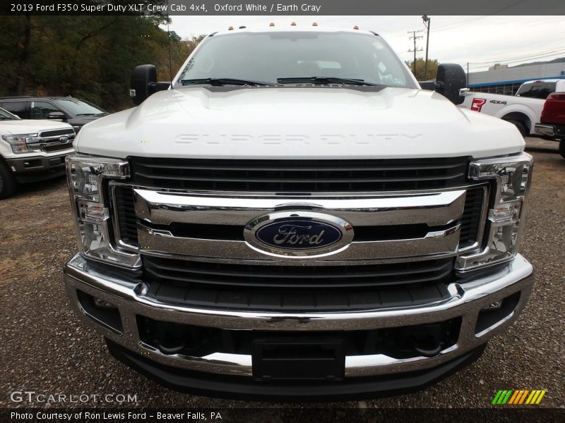 Oxford White / Earth Gray 2019 Ford F350 Super Duty XLT Crew Cab 4x4