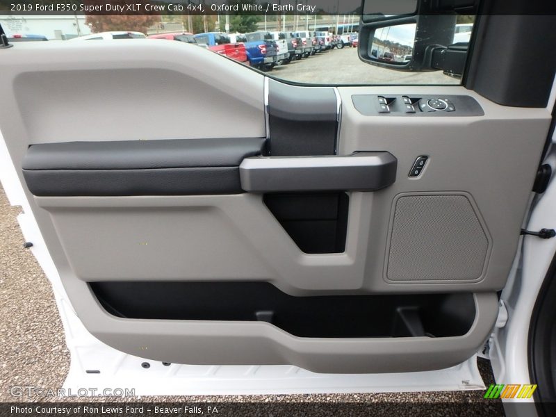 Door Panel of 2019 F350 Super Duty XLT Crew Cab 4x4