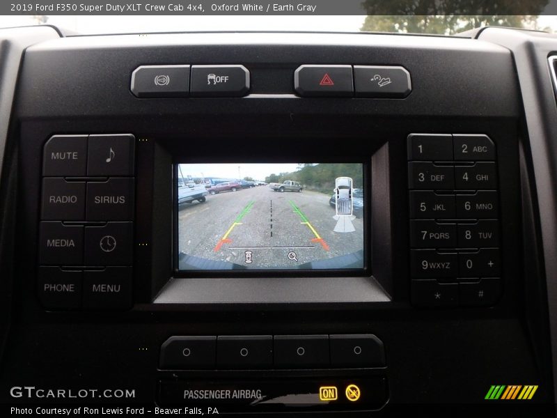 Controls of 2019 F350 Super Duty XLT Crew Cab 4x4