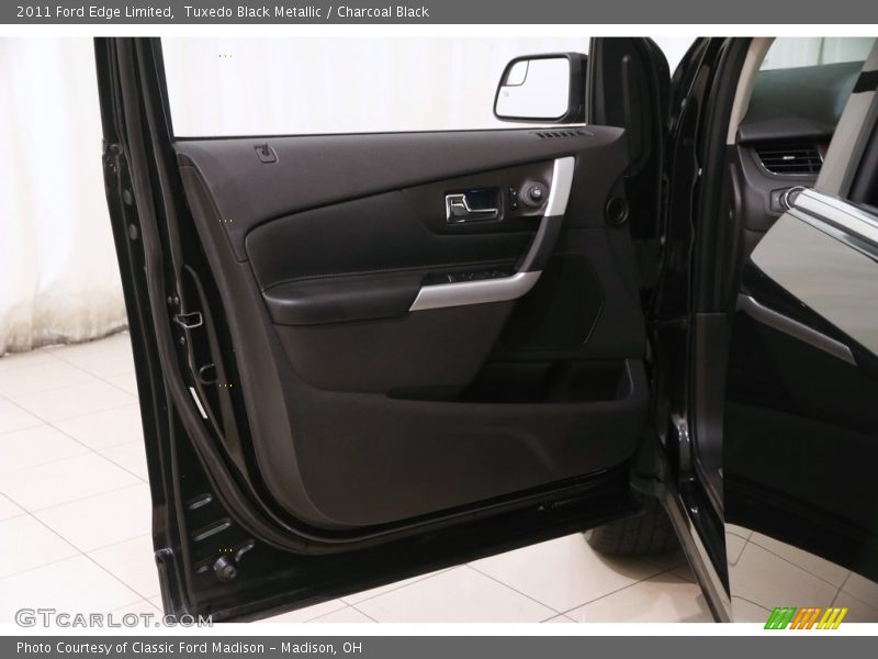 Tuxedo Black Metallic / Charcoal Black 2011 Ford Edge Limited