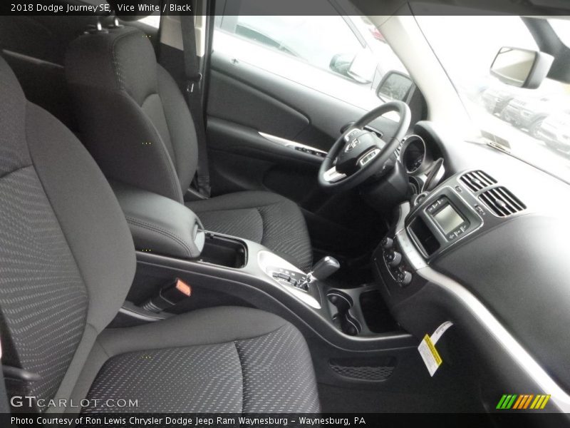 Vice White / Black 2018 Dodge Journey SE