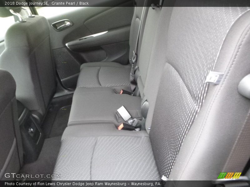 Granite Pearl / Black 2018 Dodge Journey SE