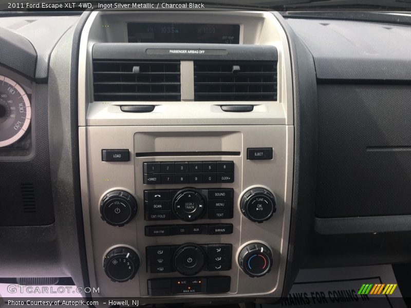 Ingot Silver Metallic / Charcoal Black 2011 Ford Escape XLT 4WD