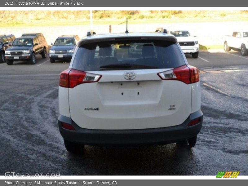 Super White / Black 2015 Toyota RAV4 LE
