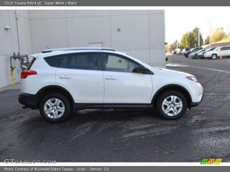 Super White / Black 2015 Toyota RAV4 LE