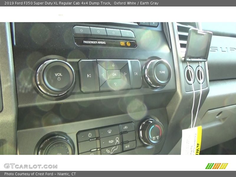 Oxford White / Earth Gray 2019 Ford F350 Super Duty XL Regular Cab 4x4 Dump Truck