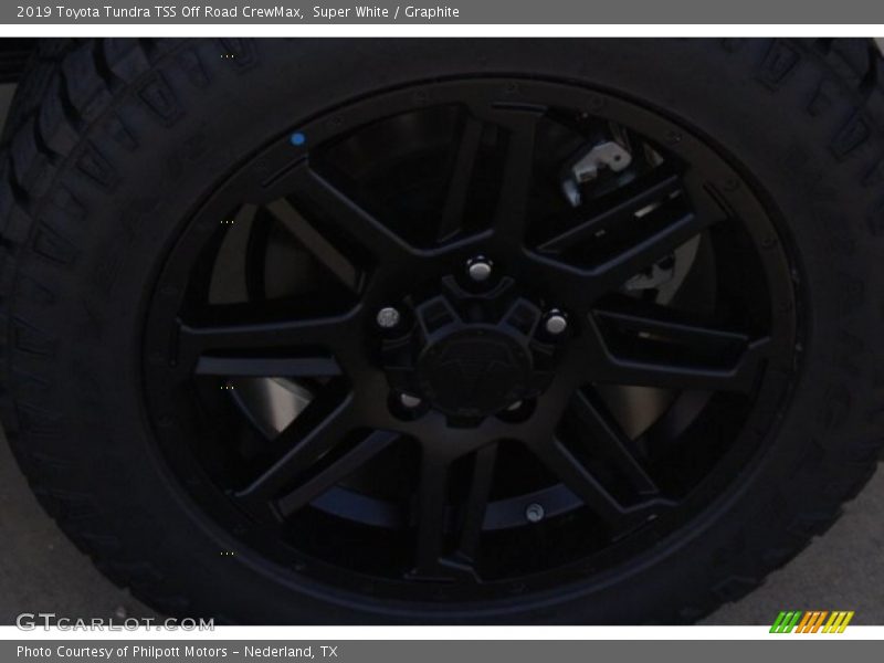 Super White / Graphite 2019 Toyota Tundra TSS Off Road CrewMax