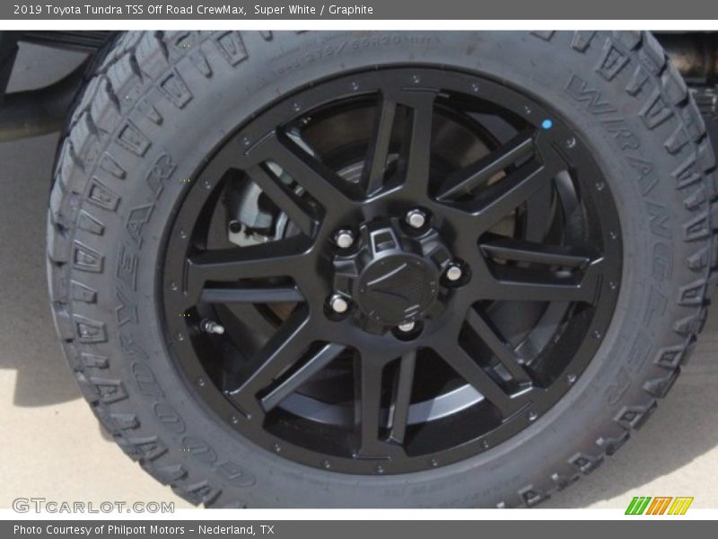 Super White / Graphite 2019 Toyota Tundra TSS Off Road CrewMax