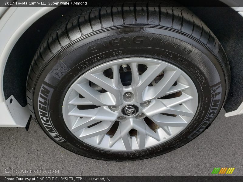 Super White / Almond 2017 Toyota Camry LE