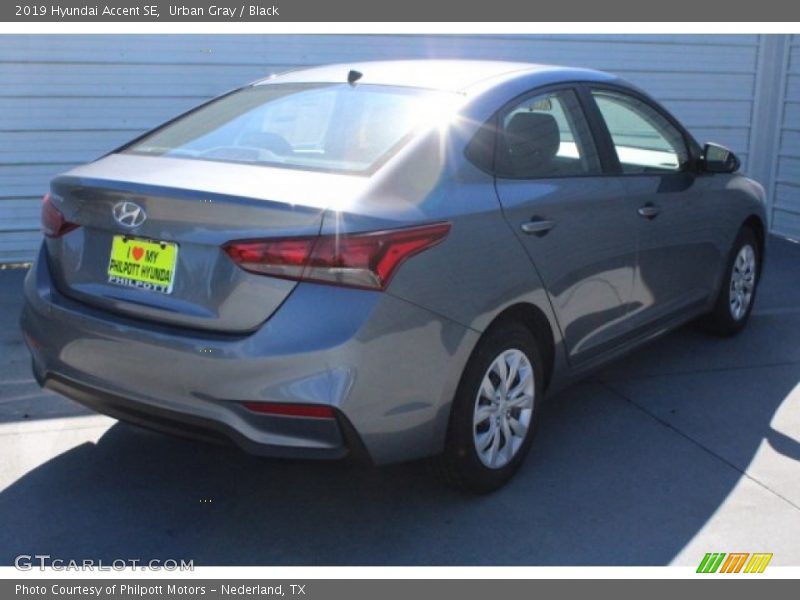 Urban Gray / Black 2019 Hyundai Accent SE