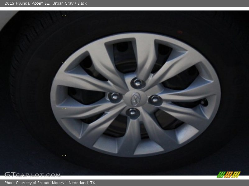 Urban Gray / Black 2019 Hyundai Accent SE