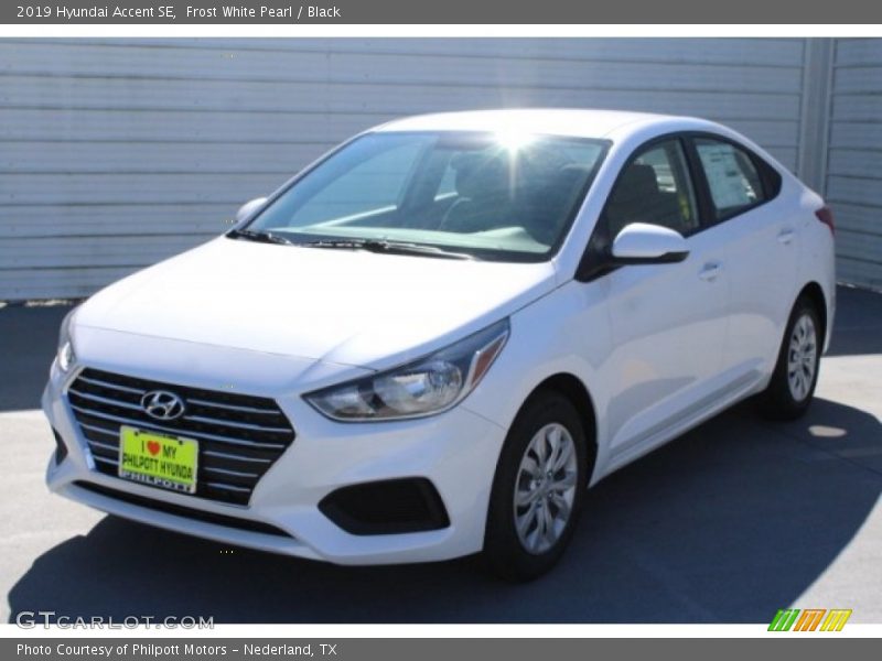 Frost White Pearl / Black 2019 Hyundai Accent SE