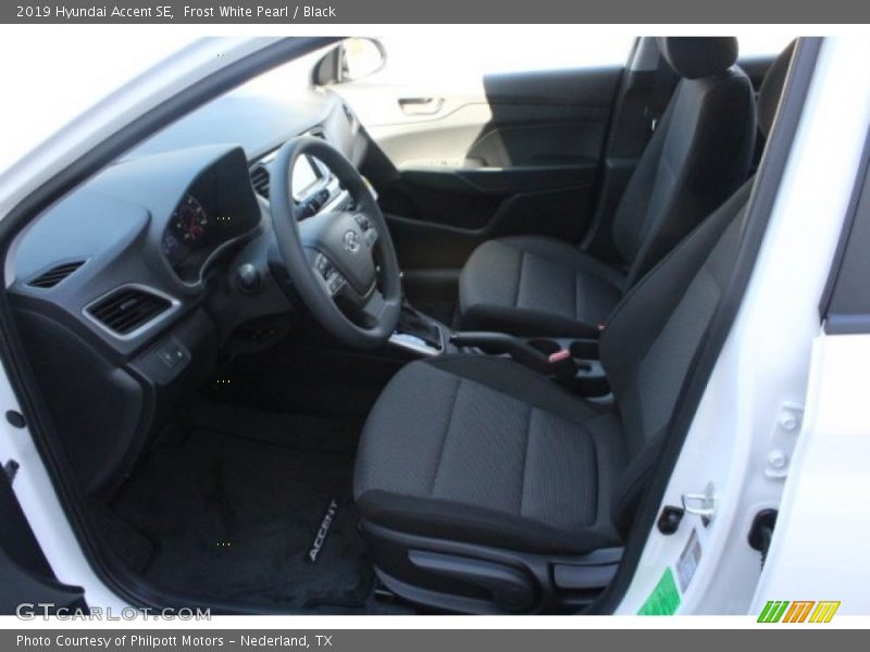 Frost White Pearl / Black 2019 Hyundai Accent SE
