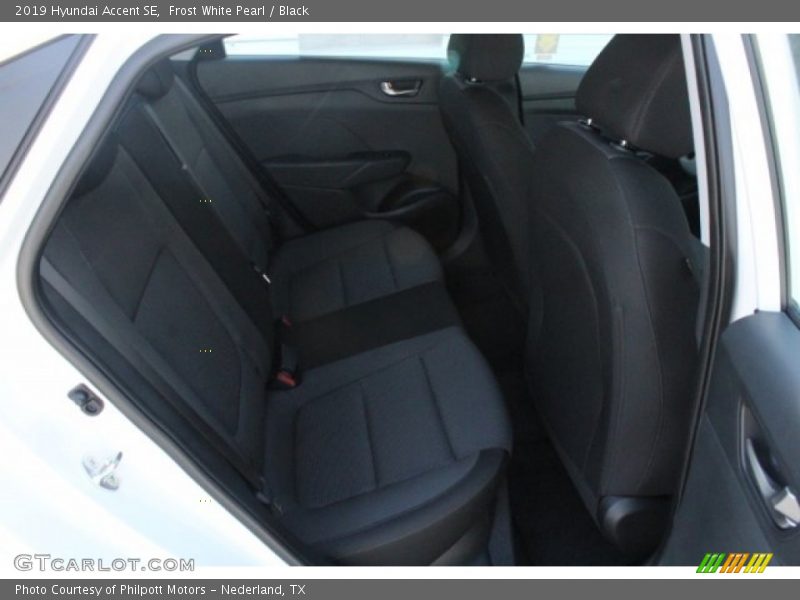 Frost White Pearl / Black 2019 Hyundai Accent SE