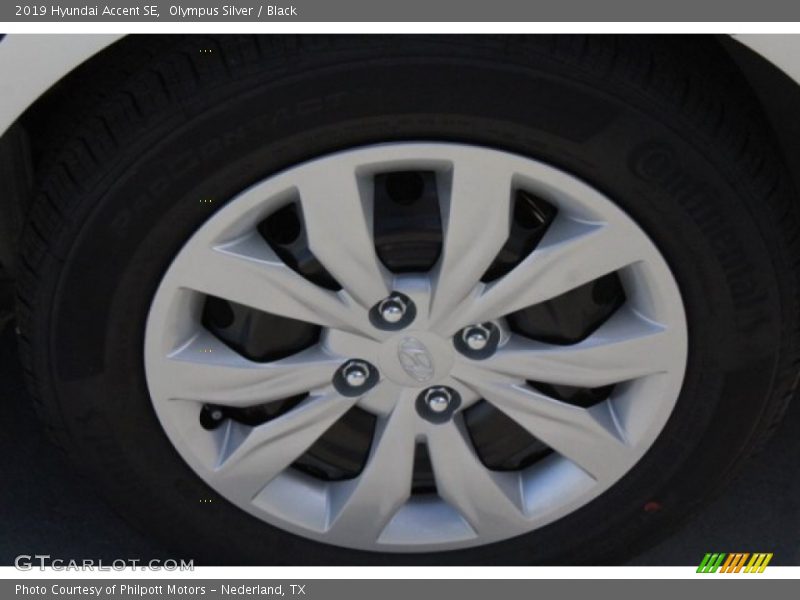 Olympus Silver / Black 2019 Hyundai Accent SE