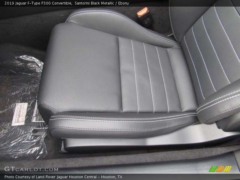Santorini Black Metallic / Ebony 2019 Jaguar F-Type P300 Convertible
