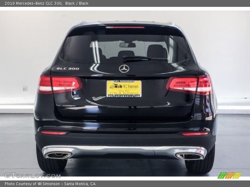 Black / Black 2019 Mercedes-Benz GLC 300