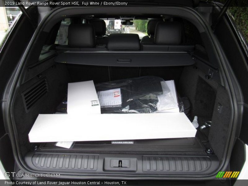  2019 Range Rover Sport HSE Trunk